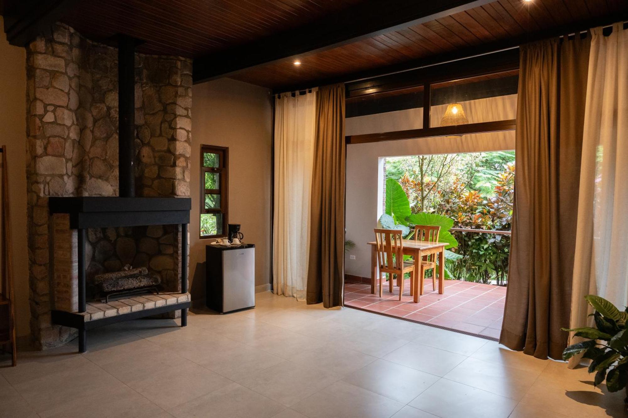 The Golden Frog Inn El Valle de Anton Экстерьер фото
